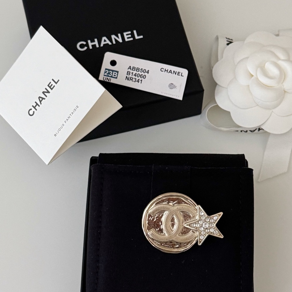 NEW Chanel Brooch 23B
